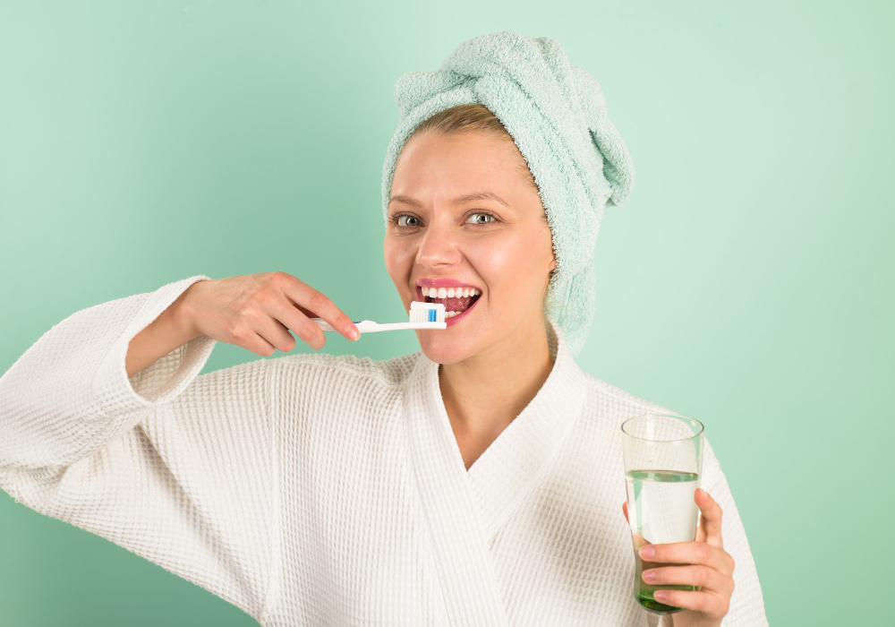 Gargară cu bicarbonat: Beneficii și mod de utilizare pentru sănătatea orală